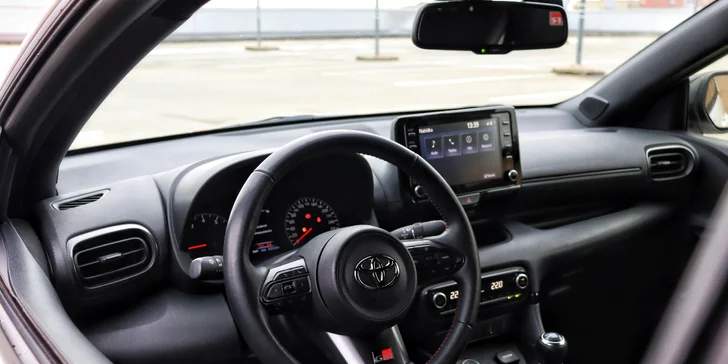 Zážitková jízda v Toyotě GR Yaris na okreskách: 20, 30 nebo 40 min.