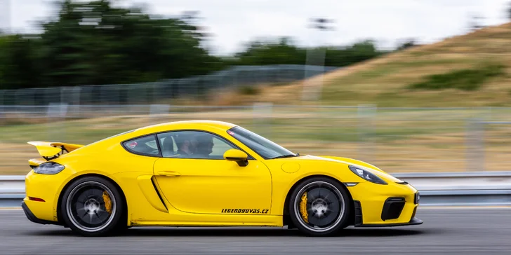 1–8 kol na závodním okruhu v Sosnové jako řidič či spolujezdec Porsche GT4 či BMW M3