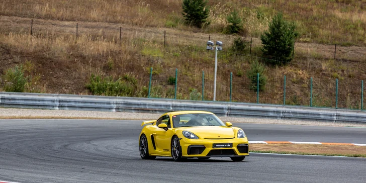 Superrychlá jízda na závodním okruhu v Mostě i Brně: 1–4 kola jako řidič či spolujezdec Porsche GT3 a GT4