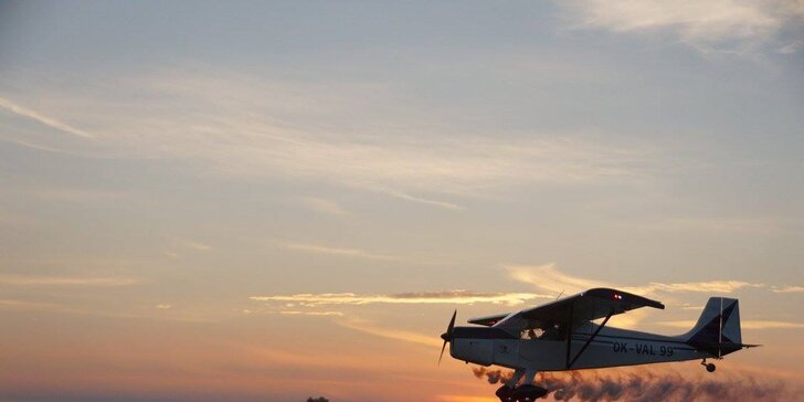 Pilotem sportovního letounu na zkoušku: pozemní příprava i let na 20–60 min.