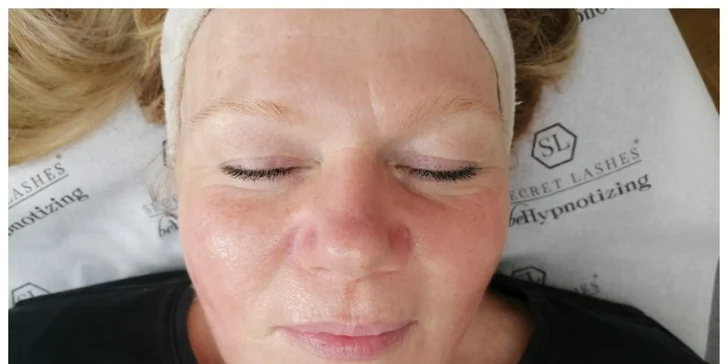 Dokonalý pohled: lash lifting a laminace obočí i s barvením