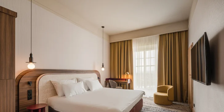 Úchvatný 5* zámek v Krakově: panoramatický výhled, snídaně či polopenze