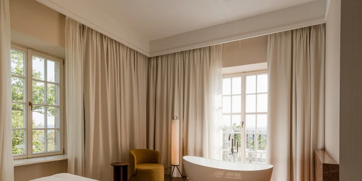 Úchvatný 5* zámek v Krakově: panoramatický výhled, snídaně či polopenze