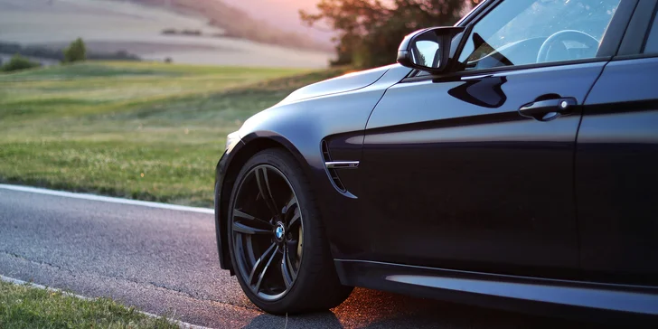 1–8 kol na závodním okruhu v Sosnové jako řidič či spolujezdec Porsche GT4 či BMW M3