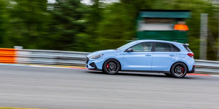 1–8 kol na závodním okruhu v Sosnové jako řidič či spolujezdec ve sportovním voze Hyundai i30 N