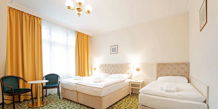 Relax v centru Karlových Varů: pobyt se snídaní nebo polopenzí, masáží zad, koupelí i solnou lázní
