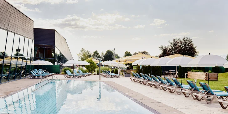 Zámecký hotel v Rakousku: snídaně, termální lázně a karta na atrakce se slevou