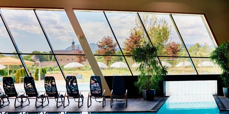 Zámecký hotel v Rakousku: snídaně, termální lázně a karta na atrakce se slevou