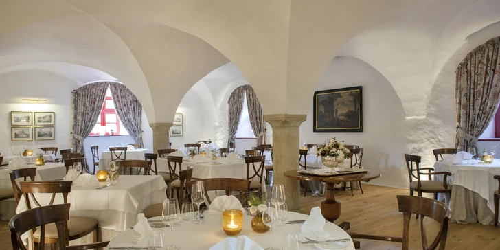Zámecký hotel v Rakousku: snídaně, termální lázně a karta na atrakce se slevou