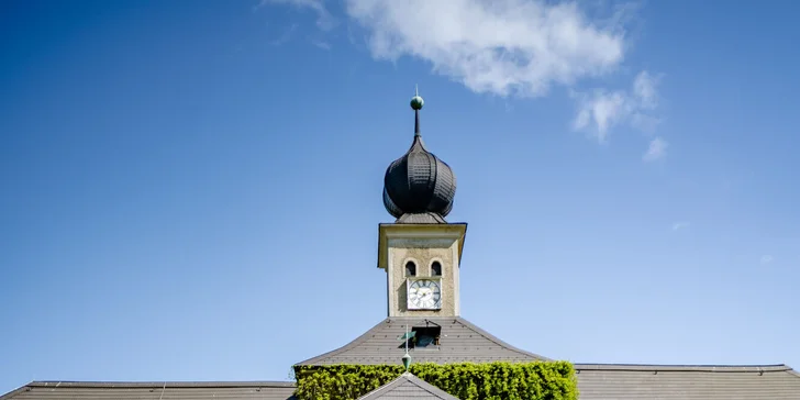 Zámecký hotel v Rakousku: snídaně, termální lázně a karta na atrakce se slevou