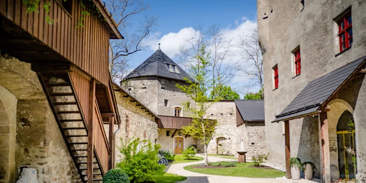 Zámecký hotel v Rakousku: snídaně, termální lázně a karta na atrakce se slevou