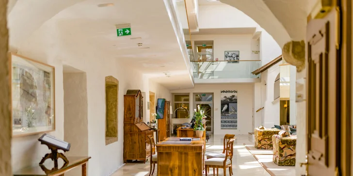 Zámecký hotel v Rakousku: snídaně, termální lázně a karta na atrakce se slevou