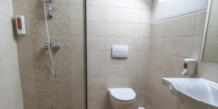 Rodinný relax ve slovinských termálech Terme Banovci: sauna, termální bazény i snídaně, 2 děti zdarma