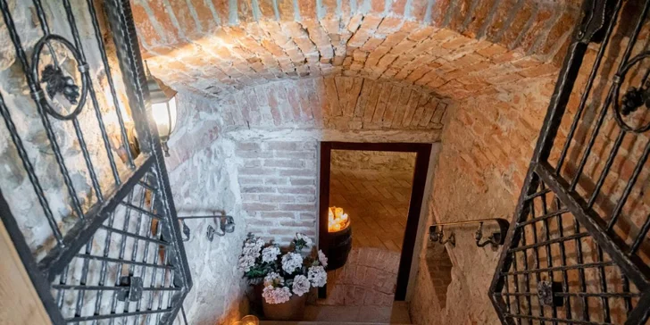 Pobyt v krásném prostředí 15 km od Bojnického zámku: polopenze, nový wellness i láhev vína