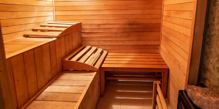 Privátní wellness: finská sauna s lahví prosecca nebo pivní či vinná lázeň