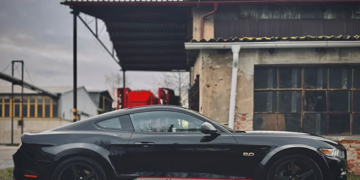 Unikátní zážitek: jízda ve vytuněném Fordu Mustang GT bez intsruktora i se spolujezdcem zdarma