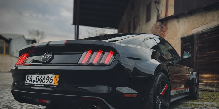 Unikátní zážitek: jízda ve vytuněném Fordu Mustang GT bez intsruktora i se spolujezdcem zdarma