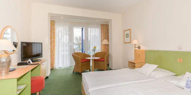 Dovolená na německé Rujáně: hotel u pláže, s bazénovým komplexem a hernou, snídaně či polopenze
