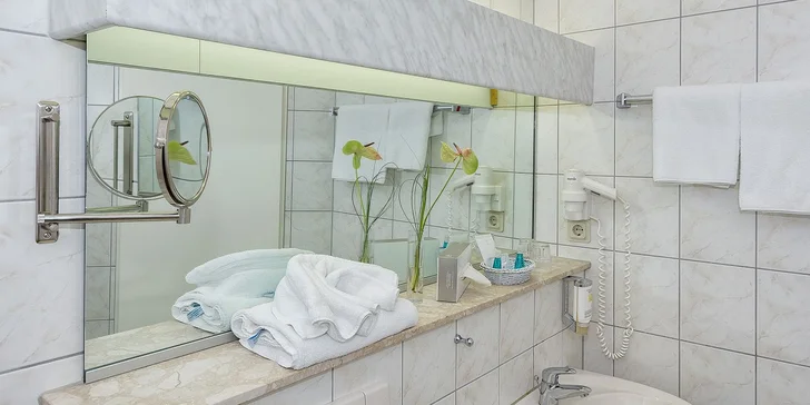 Dovolená na německé Rujáně: hotel u pláže, s bazénovým komplexem a hernou, snídaně či polopenze
