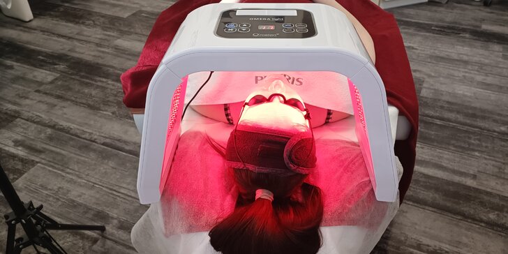 Kosmetické ošetření: LED terapie s botalinovým sérem, liftingové i mikrojehličkování