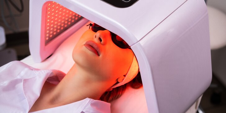 Kosmetické ošetření: LED terapie s botalinovým sérem, liftingové i mikrojehličkování