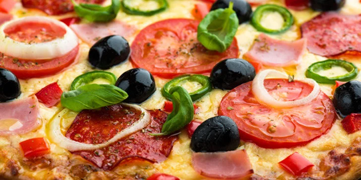 Voucher s 60% slevou na obří pizzu až pro 4 osoby