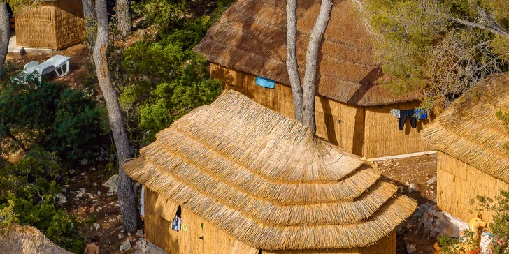 Super plážový resort v Pakoštane: ubytování v bungalovu, plná penze a spousta atrakcí zdarma