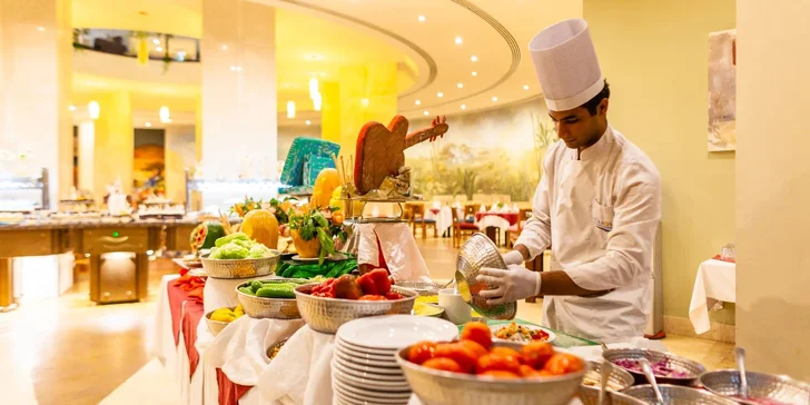 Letecky do Egypta: Hotel Carols Beau Rivage***** s all inclusive, dětský klub Čedog i animační programy