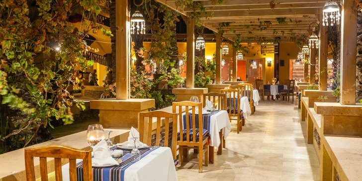 Letecky do Egypta: Hotel Carols Beau Rivage***** s all inclusive, dětský klub Čedog i animační programy