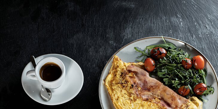 Ráno jako korálek: omeleta, vejce benedikt i anglická snídaně vč. nápoje