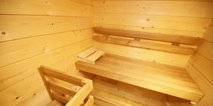 Romantický pobyt se snídaní a hodinou privátního wellness v zámečku na Čeladné