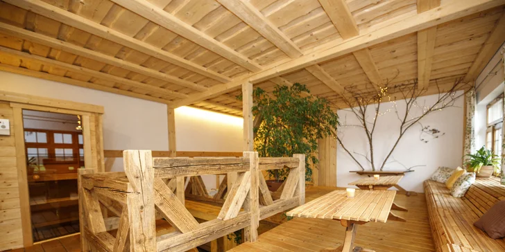 Romantický pobyt se snídaní a hodinou privátního wellness v zámečku na Čeladné