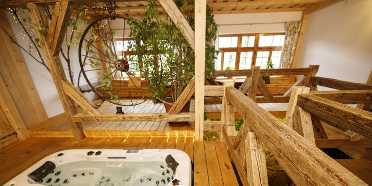 Romantický pobyt se snídaní a hodinou privátního wellness v zámečku na Čeladné