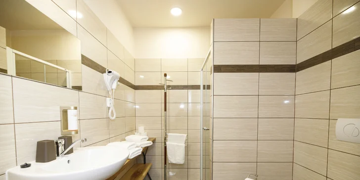 Romantický pobyt se snídaní a hodinou privátního wellness v zámečku na Čeladné