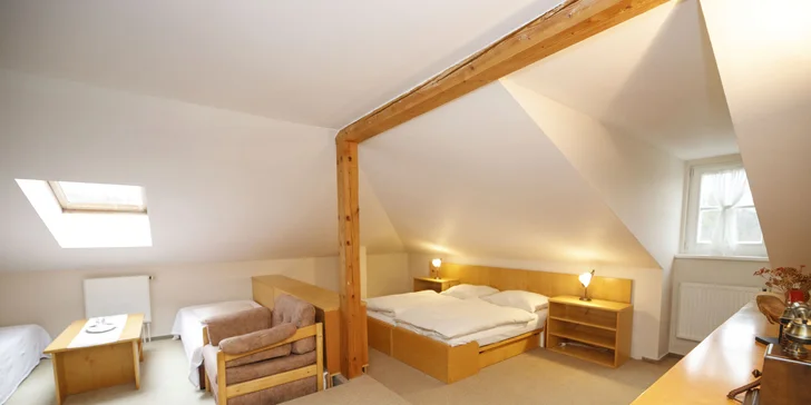 Romantický pobyt se snídaní a hodinou privátního wellness v zámečku na Čeladné
