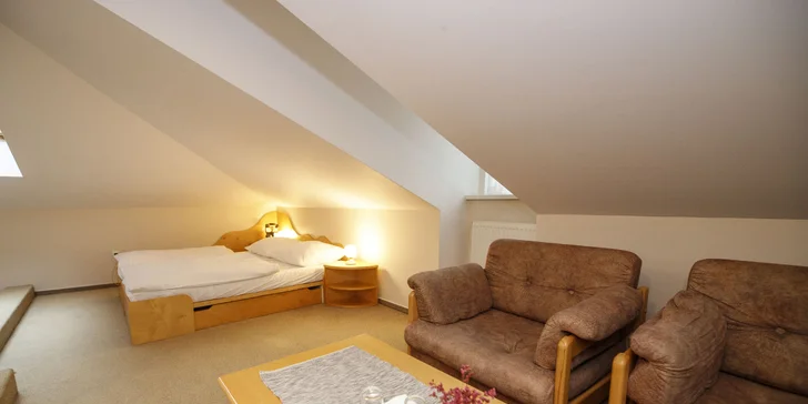 Romantický pobyt se snídaní a hodinou privátního wellness v zámečku na Čeladné