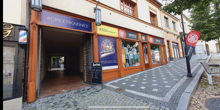 Otevřené vouchery na 250-1000 Kč na jídlo i pití: křidýlka, nachos, žebra a další lahůdky