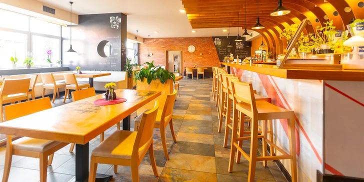 3chodové menu pro dva: kachní paštika s brusinkami, kachní prso s malinovou omáčkou i dezert