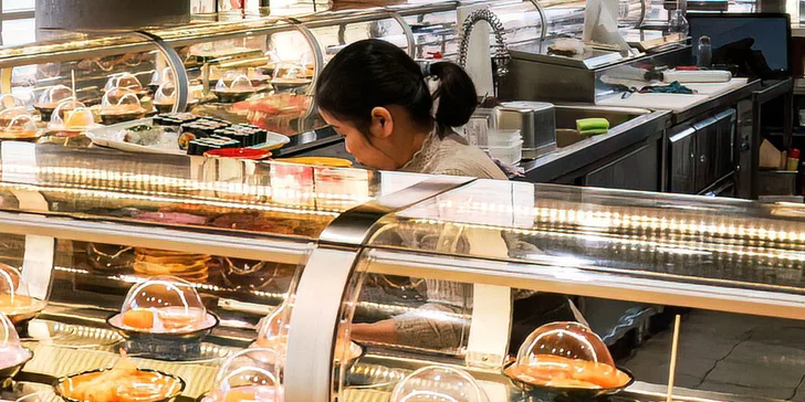 Voucher na 500–2 000 Kč na cokoliv v asijské restauraci Rakki sushi