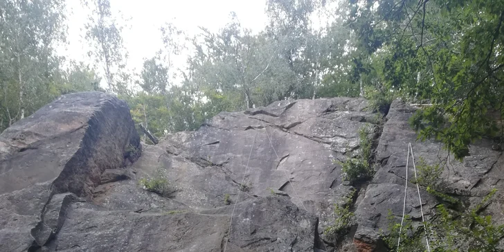 Lezecké kurzy na skalách pro začátečníky i mírně pokročilé: ČR i Slovensko