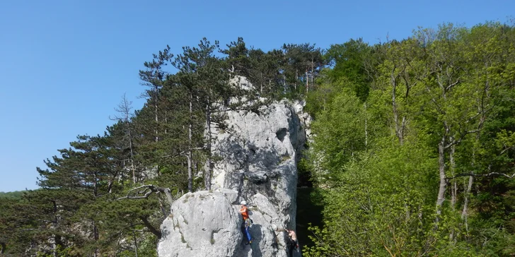Lezecké kurzy na skalách pro začátečníky i mírně pokročilé: ČR i Slovensko