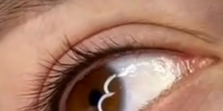 Stále upravená: permanentní make-up metodou pudrového obočí či linky a akvarelové rty