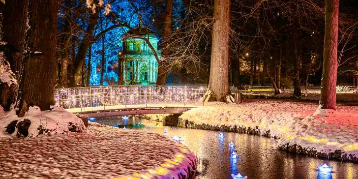 Z Prahy na adventní trhy do Drážďan a na rozsvícené zámecké zahrady Pillnitz, odpolední plavba, večeře, živá hudba a průvodce po celý den