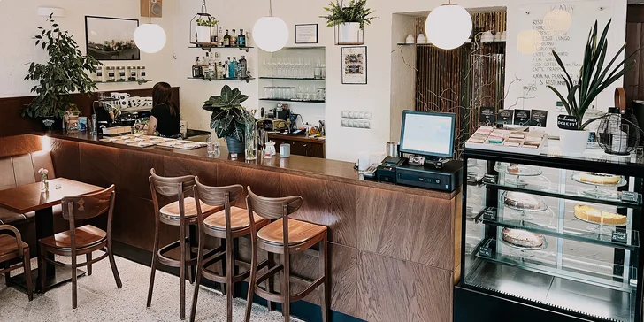 Káva a zákusek i fresh v příjemné kavárně pro 1 nebo 2 osoby