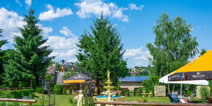 Pobyt nedaleko Adršpašských skal v pokoji Economy nebo Superior se snídaní a wellness