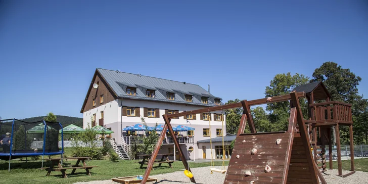 Dovolená v Jeseníkách pod Ramzovou: polopenze, krytý i vyhřívaný bazén s mořskou vodou