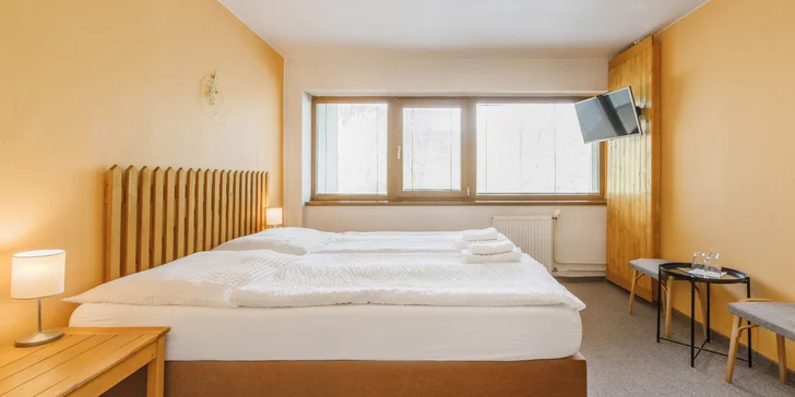 Střední Morava: snídaně, bazén, 90min. vstup do vířivky a sauny i lahev sektu