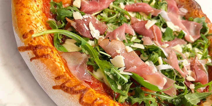 1 nebo 2 neapolské pizzy jako z Itálie plus krabice na odnos zdarma