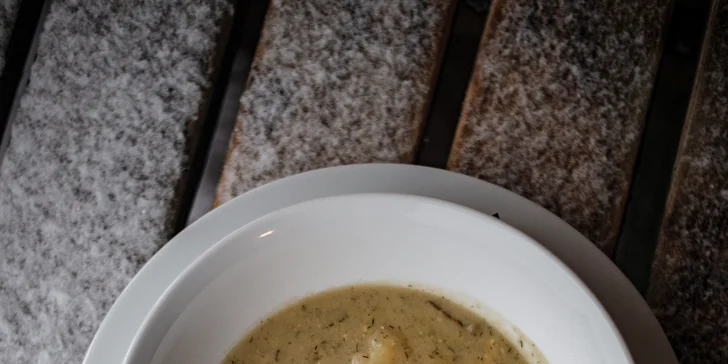 Tříchodová večeře a privátní sauna nebo venkovní horká vana pro 2 osoby
