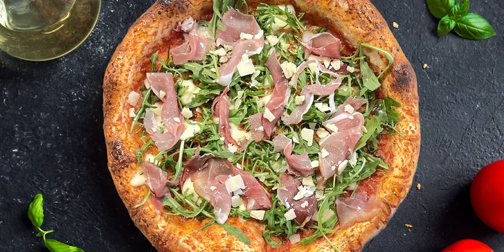 1 nebo 2 neapolské pizzy jako z Itálie plus krabice na odnos zdarma